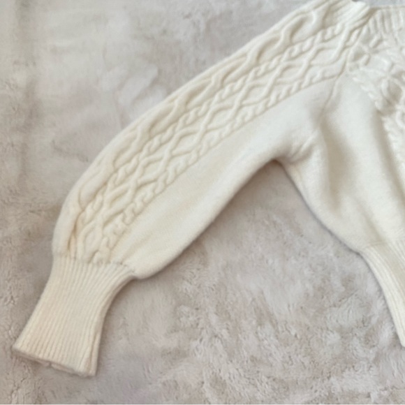 Cropped Top Sweater - Picture 5 of 12